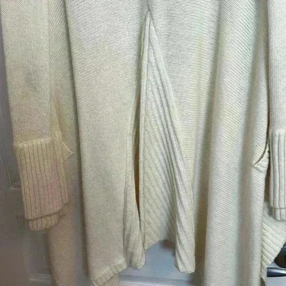 bebe White long Cardigan  Sweater - Picture 9 of 9